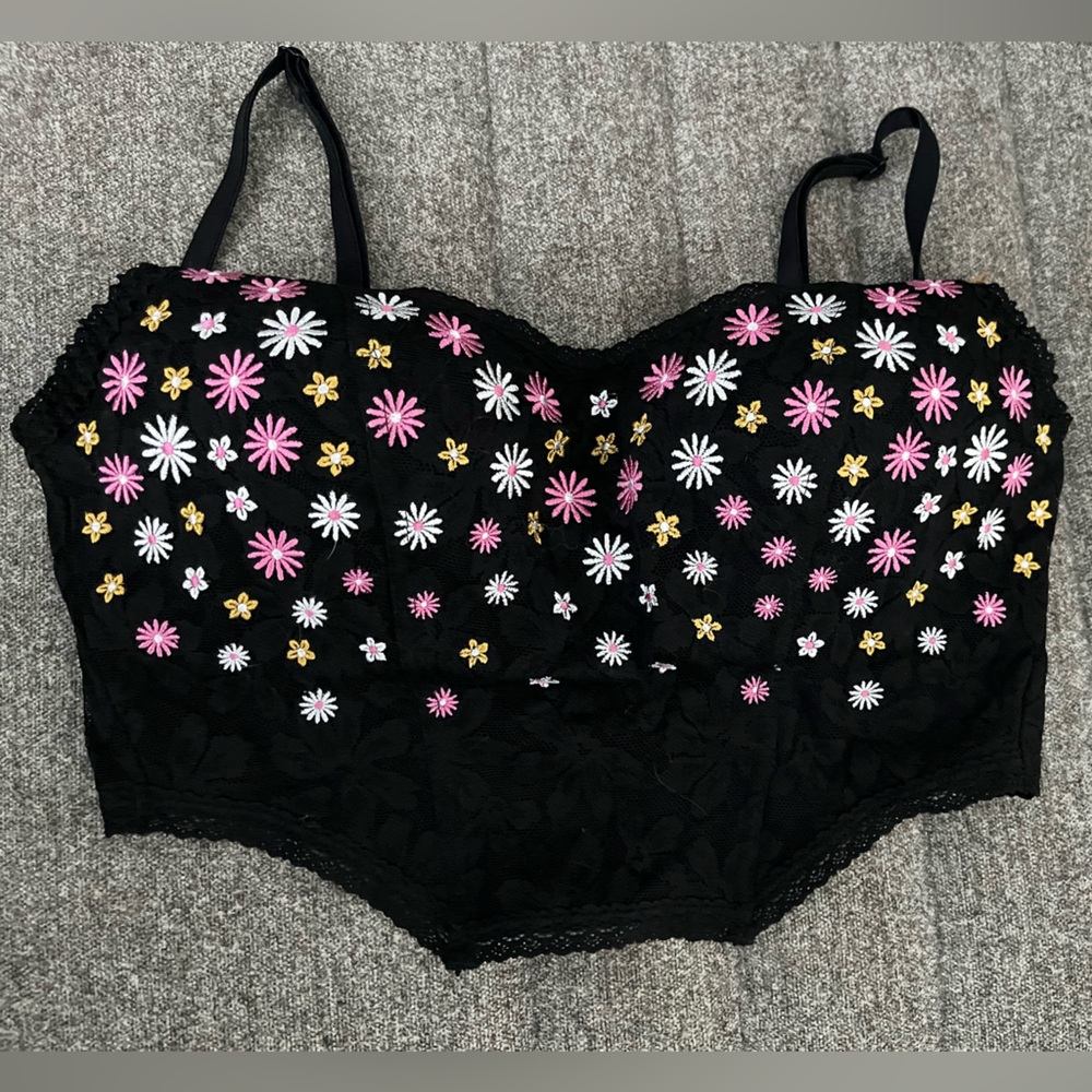 NWT PINK Victoria's Secret Black Crop Top with Floral Embroidery, S